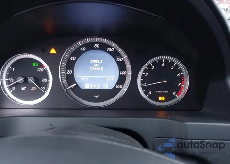 2009 Mercedes-Benz C 300 Luxury 4Matic/Sport 4Matic z USA, uszkodzony, nr VIN WDDGF81X69F216331